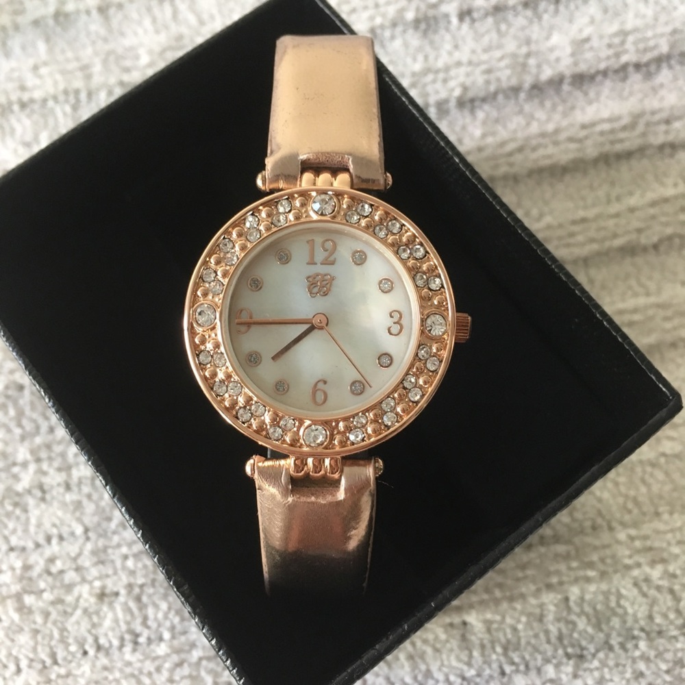 *NEW* Elizabeth Taylor watch in rose gold
